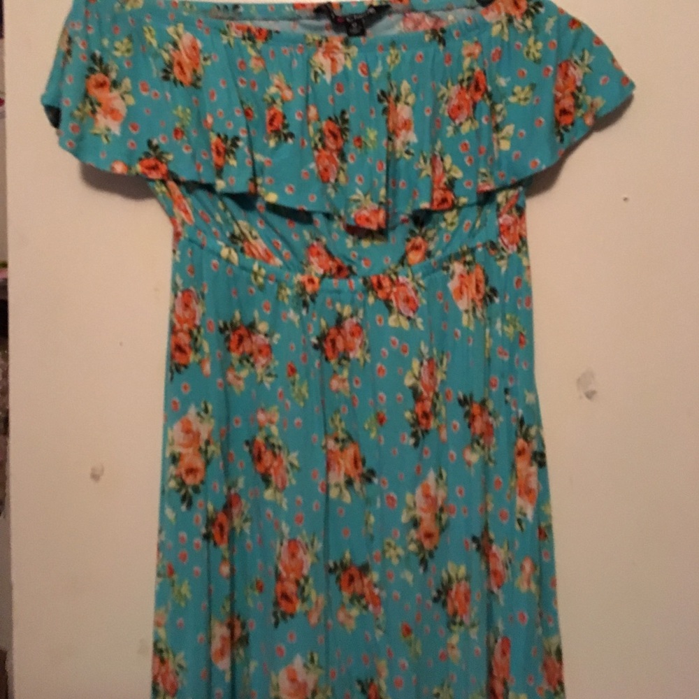 Shoulder dress